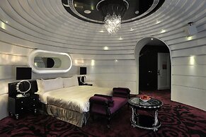 Puli Ease Hotel