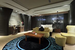 Puli Ease Hotel