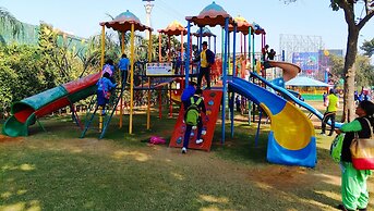 Aapno Ghar Resort