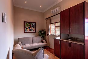Mooiplaas Guesthouse