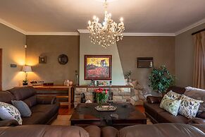 Mooiplaas Guesthouse