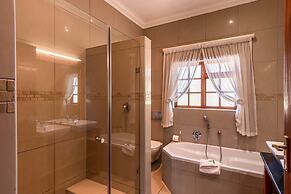 Mooiplaas Guesthouse