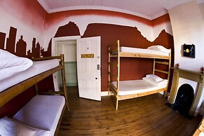 33 South Backpackers
