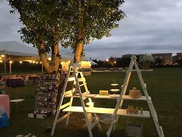 Oak Garden