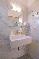 Anthia Apartments