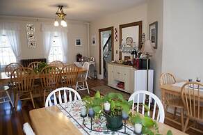 Candlebay Inn