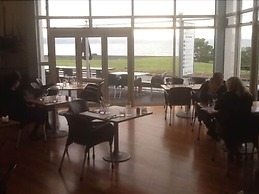 East Pier Hotel
