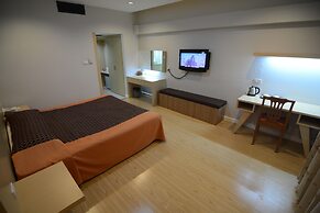 Charoen Hotel
