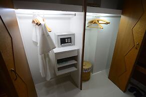 Charoen Hotel