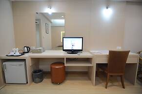 Charoen Hotel