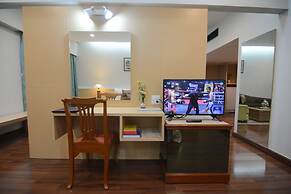 Charoen Hotel