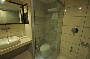 Le Grande Residency