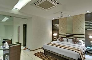Pearl Hotel & Banquets