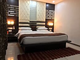 Pearl Hotel & Banquets