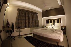 Pearl Hotel & Banquets