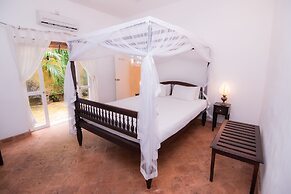 Mango House
