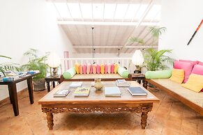 Mango House