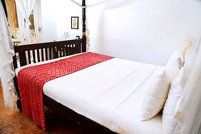 Mango House