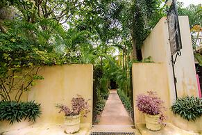 Mango House