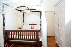 Mango House