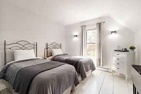 B&B Hillhouse