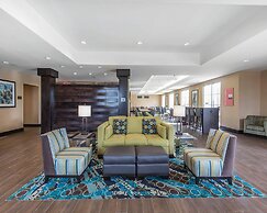 Comfort Inn & Suites Airport North