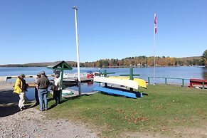 Birch Cliff Lodge on Baptiste Lake