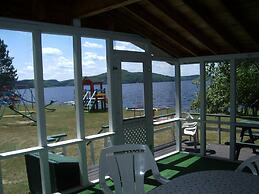 Birch Cliff Lodge on Baptiste Lake