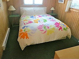 Birch Cliff Lodge on Baptiste Lake