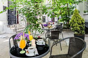 Platinia Apartments