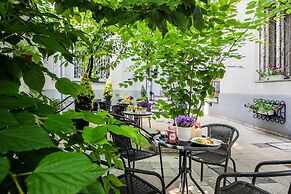 Platinia Apartments