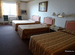 Orange Grove Hotel