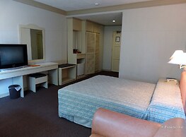 Orange Grove Hotel