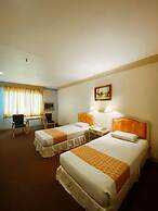 Orange Grove Hotel