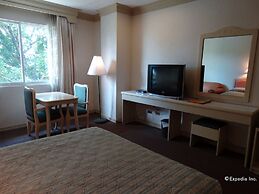 Orange Grove Hotel