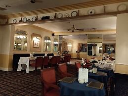 Rivelyn Hotel Bar & Restaurant