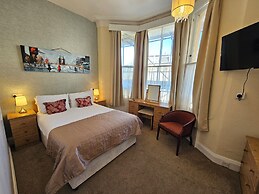 Rivelyn Hotel Bar & Restaurant