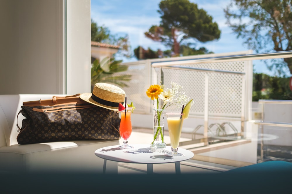 Welikehotel Triton Beach