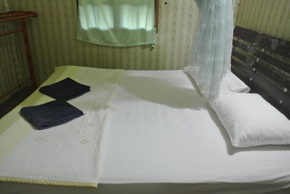 Khao Sok Island Resort and Spa