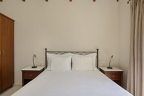 Apolis Villas & Suites