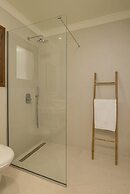Apolis Villas & Suites