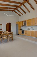 Apolis Villas & Suites