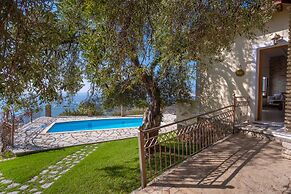 Apolis Villas & Suites