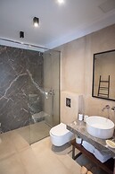 Apolis Villas & Suites