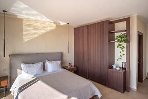 Apolis Villas & Suites
