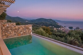 Apolis Villas & Suites