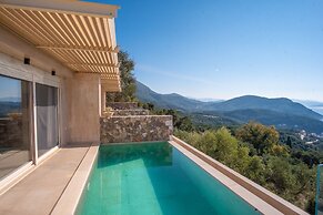 Apolis Villas & Suites
