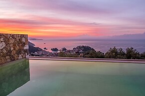 Apolis Villas & Suites