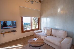 Apolis Villas & Suites