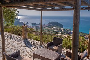 Apolis Villas & Suites